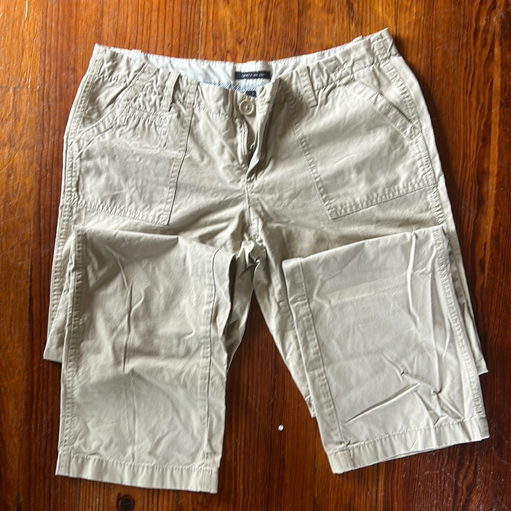 Tommy Hilfiger size a khaki slacks